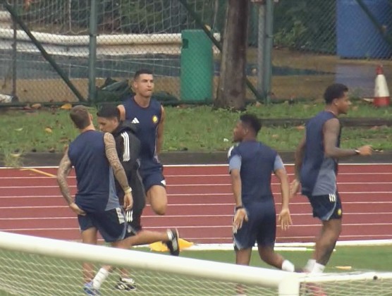 未有出席記招的C朗認真操練。@Now Sports