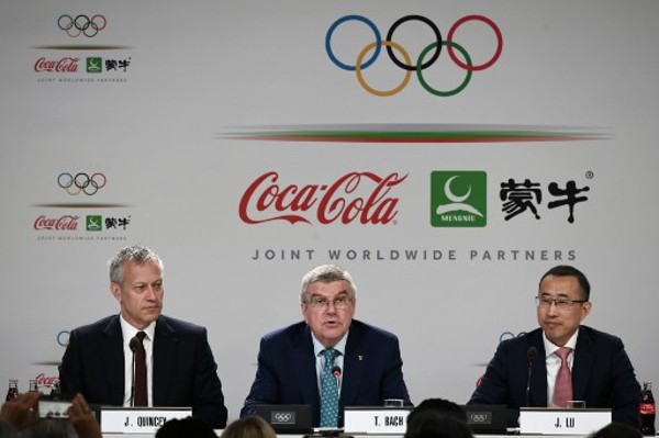 可口可樂與蒙牛將成為2021年至2032年奧運的聯合贊助商。©AFP