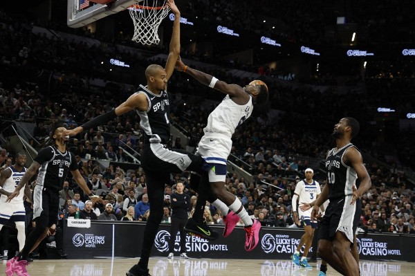 「斑馬」末段主宰內線 馬刺險勝木狼