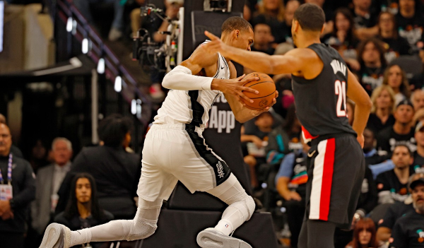 斑馬傷出 馬刺遭拓荒者反勝