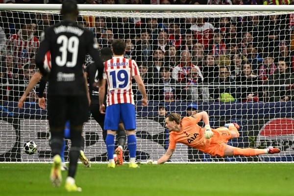 眾門神齊齊安慰堅斯基