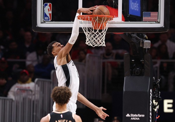 Wemby狀態火熱 馬刺大勝鷹隊