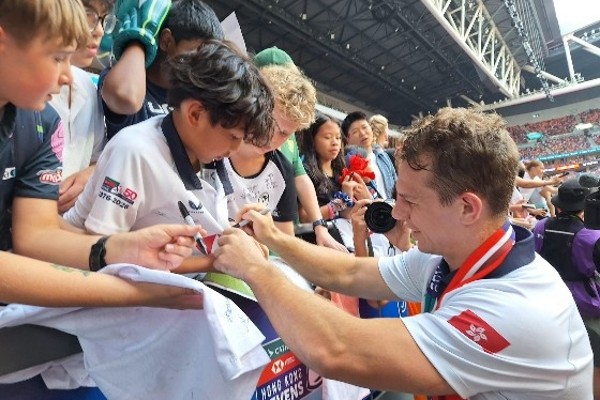 艾維塔比奧起孖 助港隊銀劍3連霸