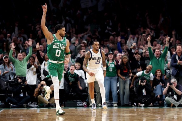 綠軍之「帝」回歸 掌聲下送獨行俠6連敗