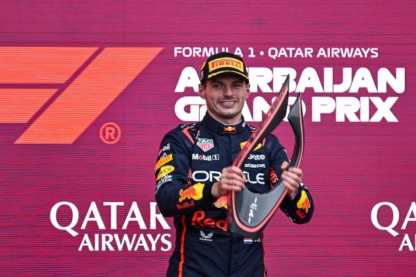 皮亞斯利首圈退賽 韋少輕取F1阿塞拜疆站