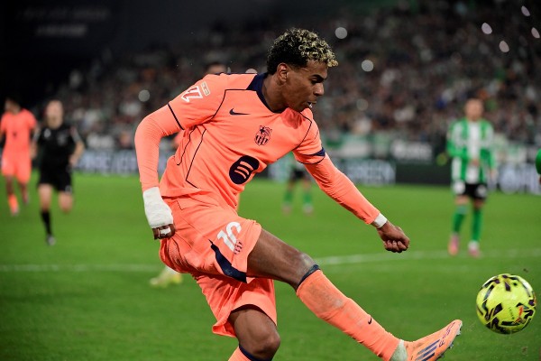 也馬首任中路攻擊手 費力克滿意表現