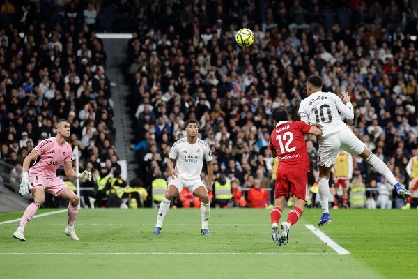 安巴比平C朗紀錄 皇馬贈西維爾雙蛋