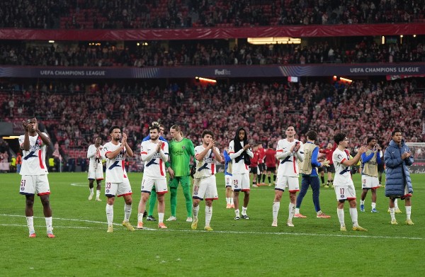 PSG隊巴遭石頭襲擊