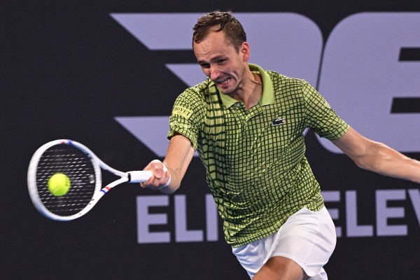 布里斯本網賽 麥維迪夫首圈過關