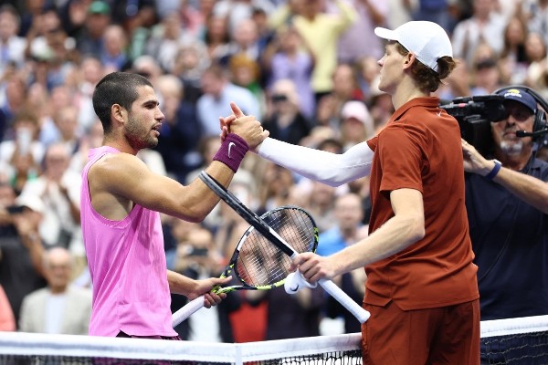 冼拿艾卡拿斯韓國進行表演賽