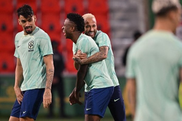 巴西球員的心情看來未受批評影響。©AFP