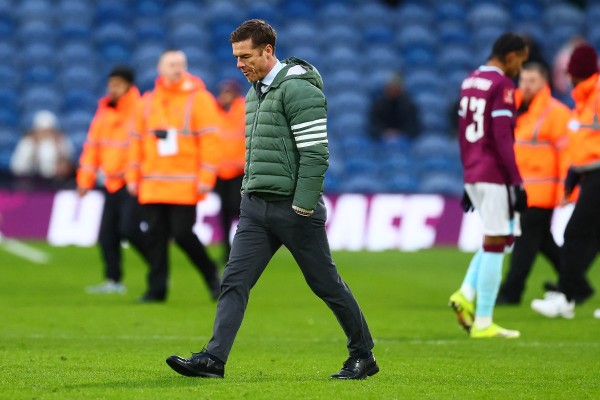 般尼降班 柏加宣佈離隊