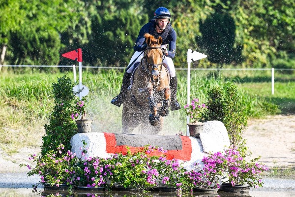 林立信三項個人賽奪銀 港隊馬術亞錦賽摘2銀5銅