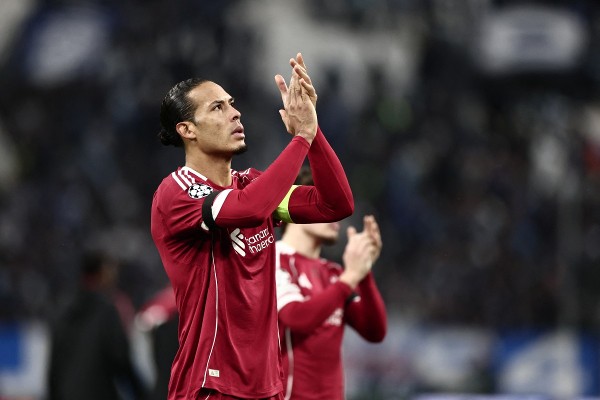 沙比教紅軍？VVD為史洛出頭