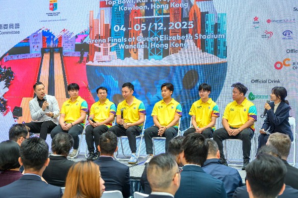 6名港將謝晉軒（左二起）、黃鈞源、胡兆康、麥紹岐、馬嘉言及雷前鴻，會上分享備戰賽事的心情。體育總會