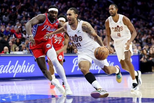 米曹：年度進步獎應頒畀泰臣