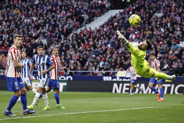 蘇諾夫一錘定音 馬體會小勝艾拉維斯