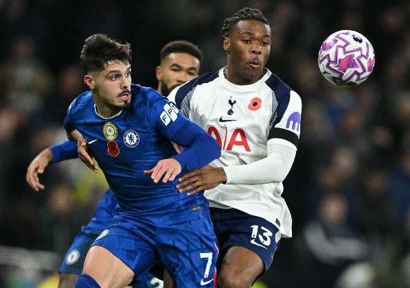 烏度治遭經理人持槍威脅