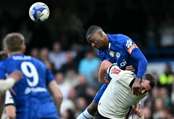 羅仙尼亞半場對車仔的指示：當比數是0：0