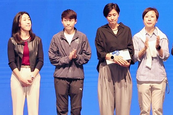 田總男女星中之星　葉景維陳佩琦當選