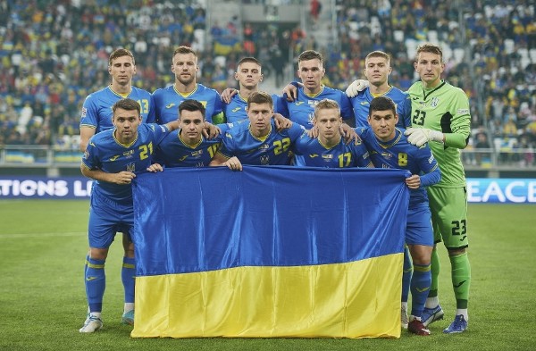 支持烏克蘭的舉手！