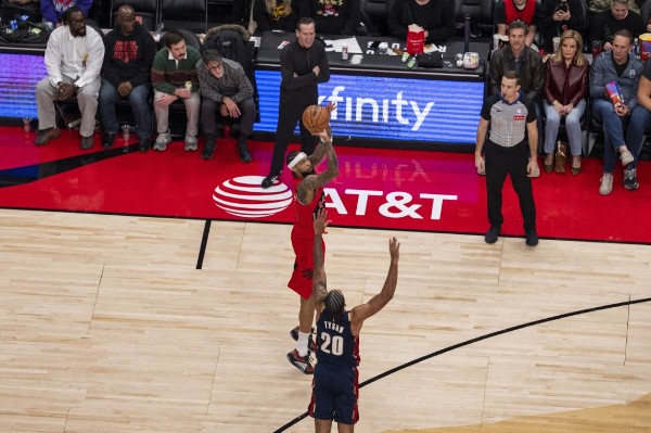 英格林37分 速龍「三殺」騎士8連勝