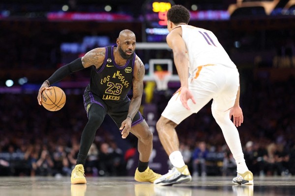 阿當施華：很多跡象顯示LBJ下季繼續打