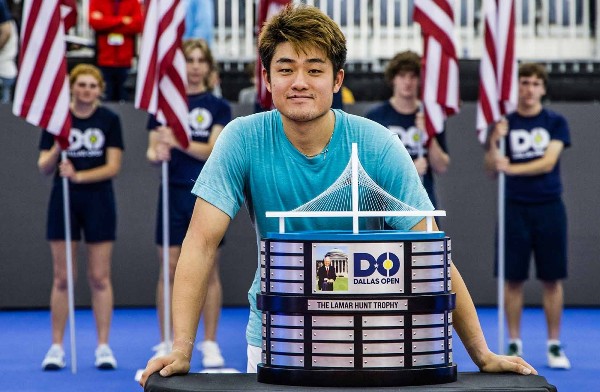 吳易昺贏得巡迴賽錦標，為中國網壇男單寫下歷史一頁。官網圖片