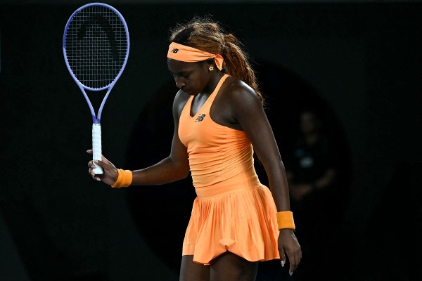 砸拍事件引私隱問題 眾球手撐嘉奧芙