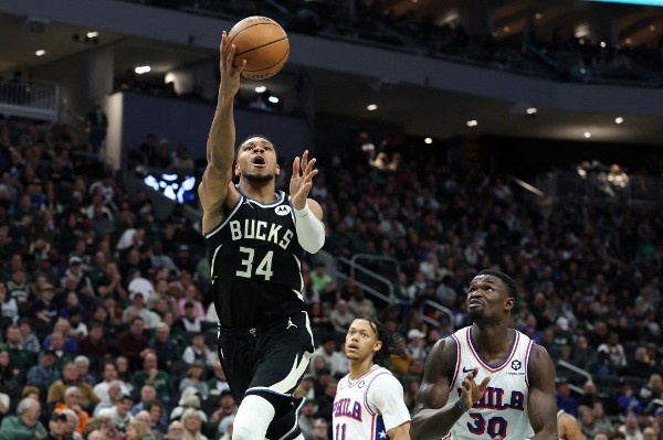 公鹿第4節擴大分差。©AFP