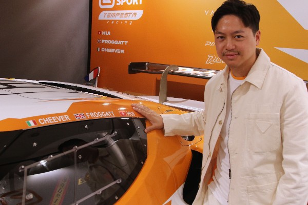 許建德續與Eddie Cheever III及Chris Froggatt合作。@Now Sports