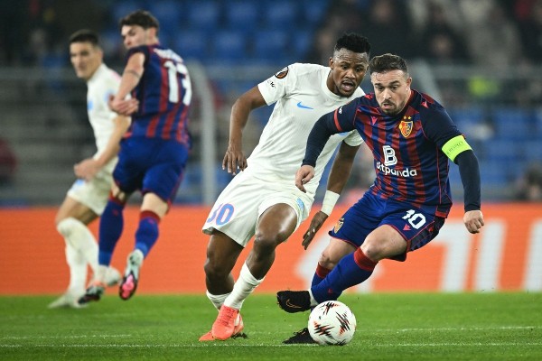 巴素爾靠「瑞士美斯」發「維」