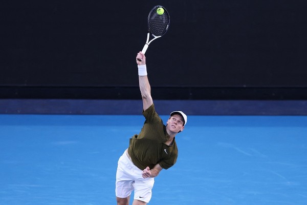 冼拿對發球添信心