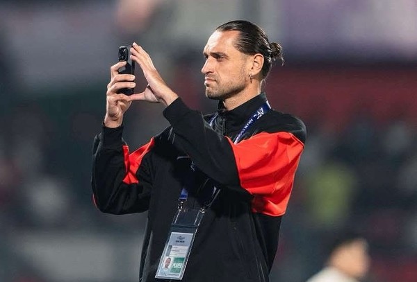 港會宣佈簽入門將艾力司