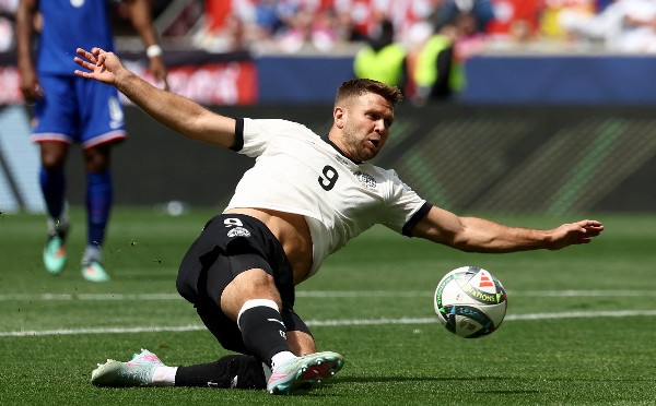 富卻古初到米蘭即失財