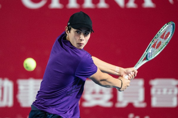 17歲港將朱鍇泓戰澳網青年組8強 Now630免費播