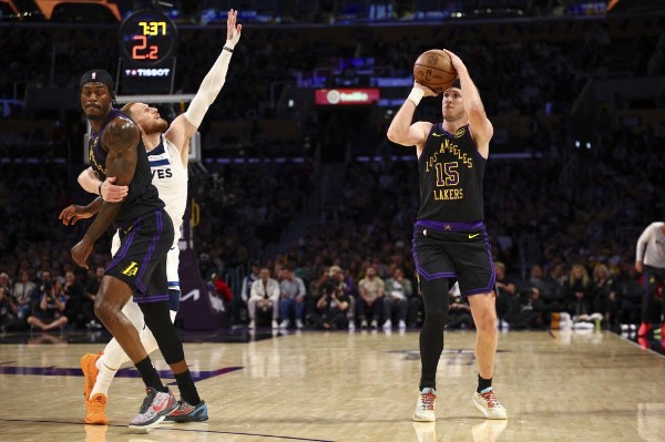 為占士出「湖」鋪路 留利夫斯斟字母哥