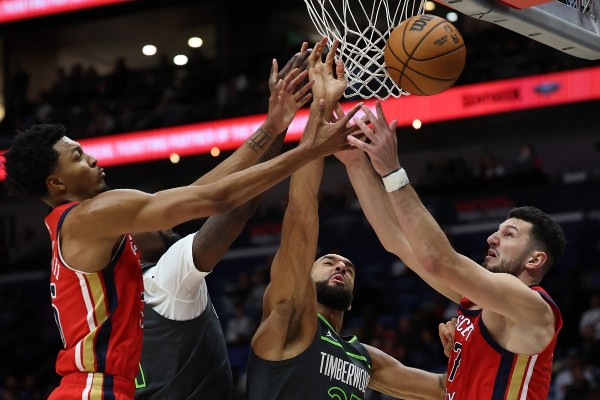 木狼取下4連勝。©AFP