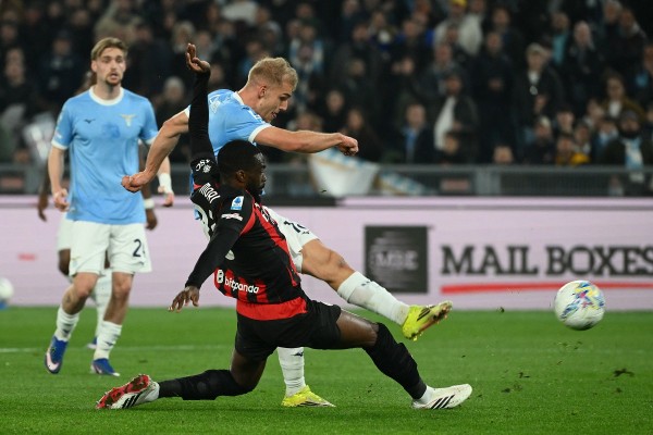 AC米蘭負拉素 錯失追國際良機