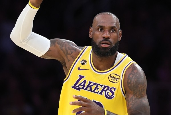 大帝改寫最老三雙紀錄 雷迪克讚到厭