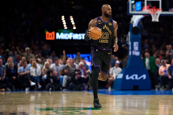 當錫受傷湖人陷危機 LBJ：不妄下定論