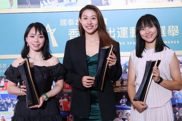 激鬥下再膺星中之星 何詩蓓：不是為了榮譽游泳