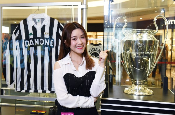 祖雲達斯最大型海外獎盃展登陸香港