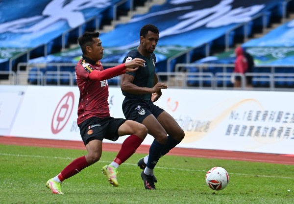 九龍城1：0險勝10人東區