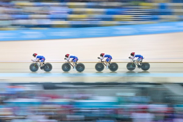 【全運】場地單車賽展開 港男女團體資格賽止步