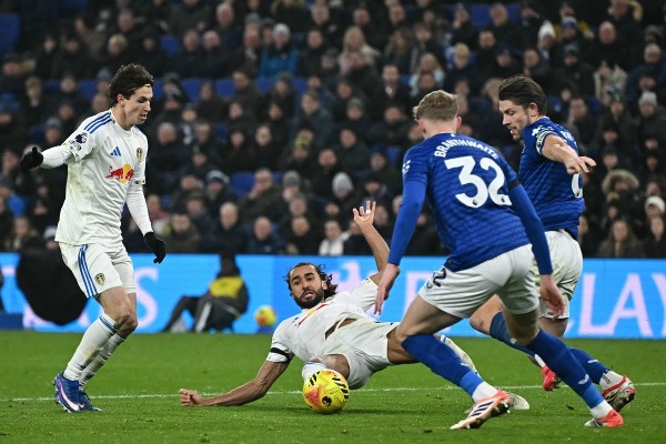 拖肥1：1逼和列斯聯