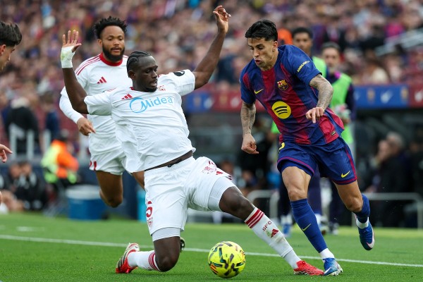 簡些路不為讚費力克踩沙維