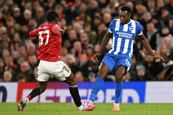 靴士拿：白禮頓全體撐韋碧克返英軍