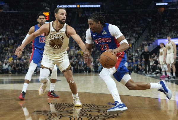 被裁後失控開直播 艾菲鬧埋咖喱占士