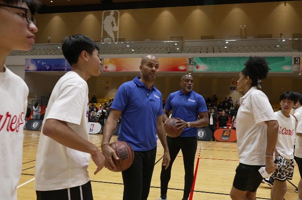 東尼柏加快閃香港 鼓勵小將要夠大想頭